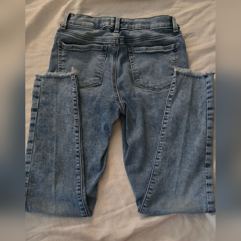 SO Blue Ankle Cropped Jeans with Distressed Details Size 14
